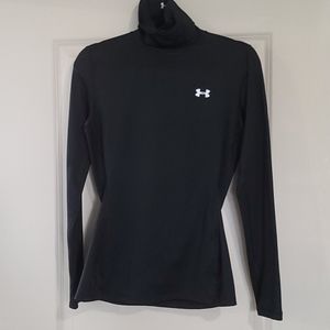 EUC Medium Under Armour black long sleeved top